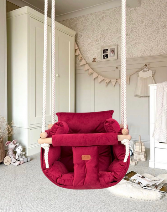 Handgefertigte beige Indoor-Schaukel für stilvolles Interieur.. baby swing. Kinderschaukel